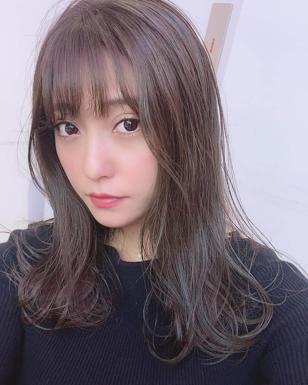 堤ゆきみさんのインスタグラム写真 - (堤ゆきみInstagram)「とーっても久しぶりに髪の毛を綺麗にしていただきました...✨大好きなしおりさんの旦那さま、神ちゃん（@ogamiksk）にお願いしました！透明感のある暗めのカラーに、前髪と顔まわりをカットしていただいて久々のリフレッシュでした...🥺ありがとう！」5月21日 21時01分 - yukimi_tsutsumi