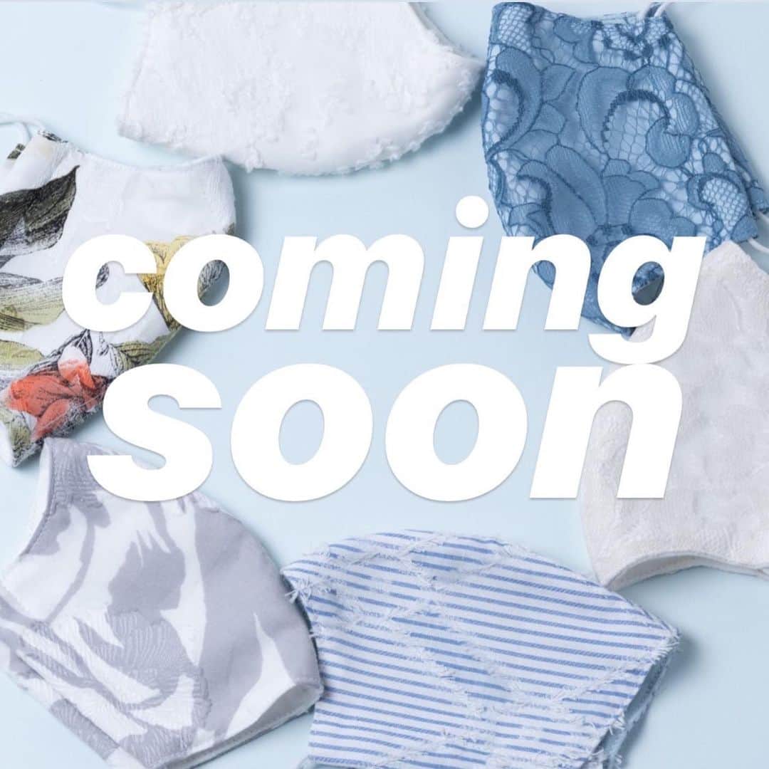 AngeBloomのインスタグラム：「来週発売✨ Ange Bloomオリジナル洗えるマスク！ さらにシュシュとset💕💕 ・ coming soon… ・ @angebloom_official  #アンジェブルーム #angebloom #マスク #コロナに負けるな」