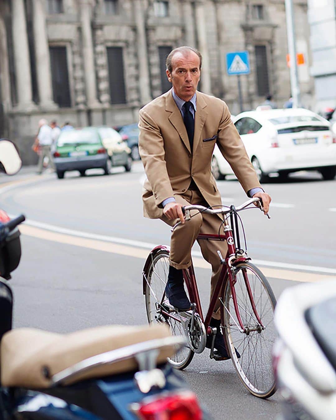 のインスタグラム：「Almost time to pull out the khaki suit and take it for a ride around the block inspiration!」