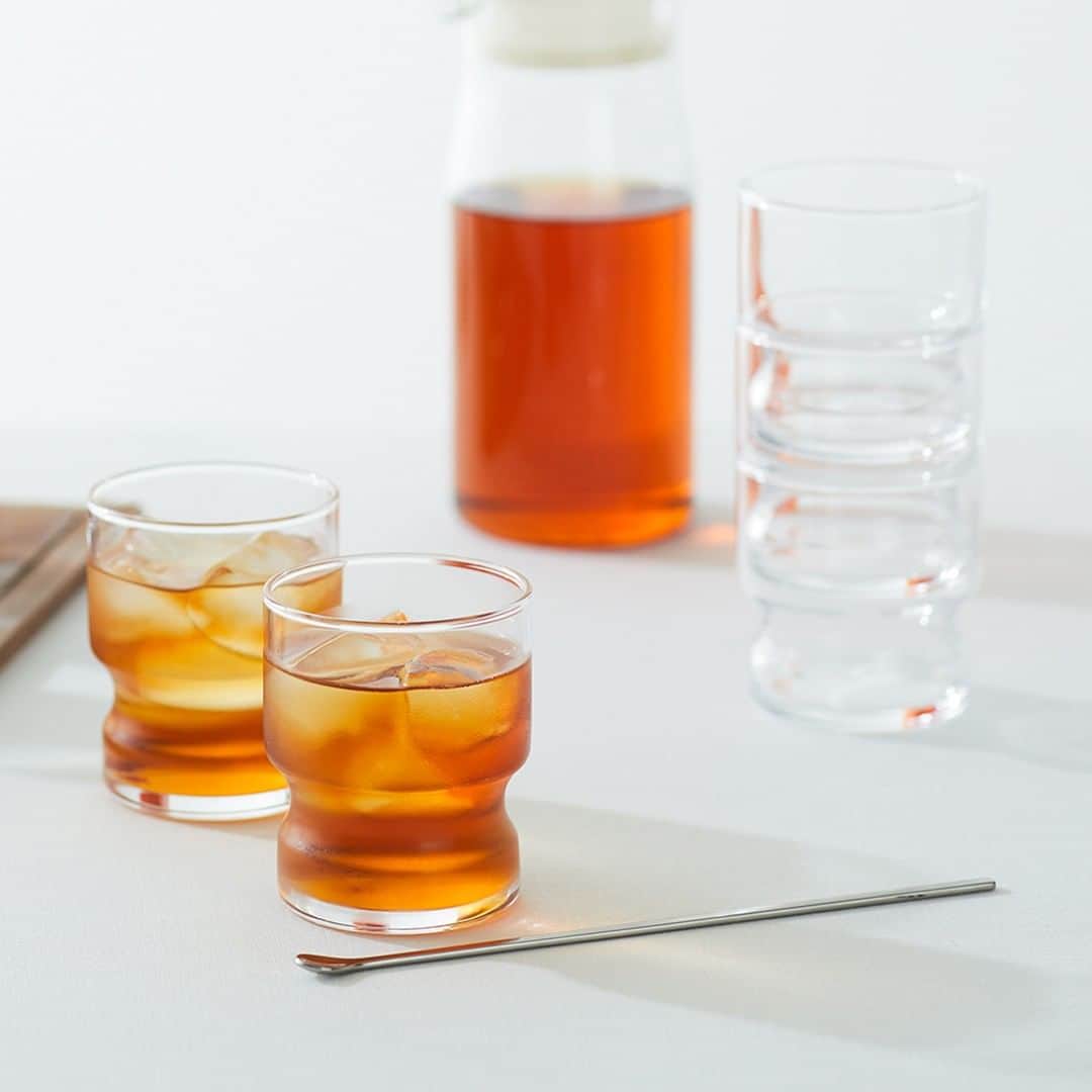 MUJI USAさんのインスタグラム写真 - (MUJI USAInstagram)「Space-saving inspired design.  This Soda Glass Set can be stacked in threes to save on space and easily stow away when not in use. The rim of the glass has also been reinforced for strength.  #muji #mujiusa #home #kitchen」5月22日 7時03分 - mujiusa