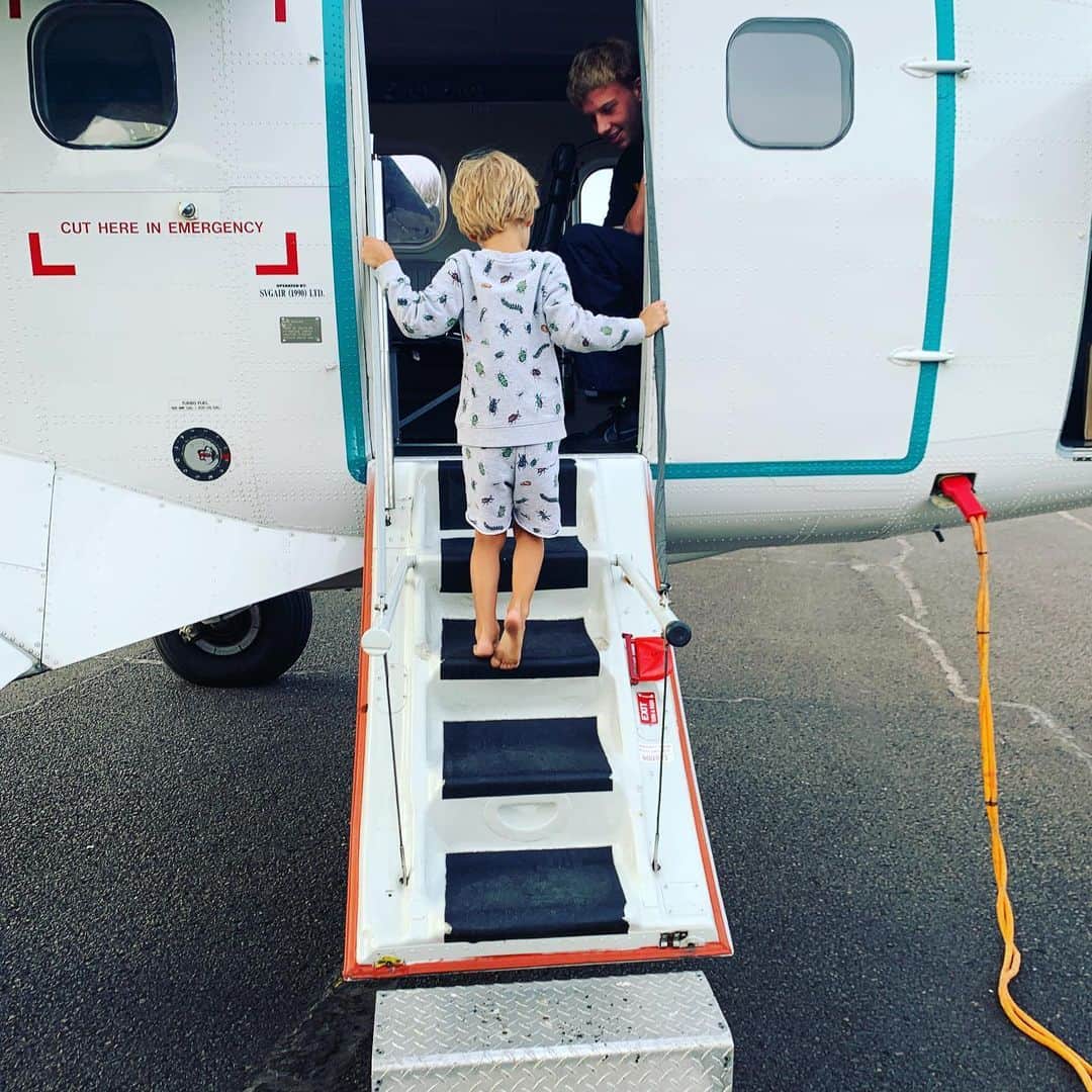 のインスタグラム：「Shoe less」