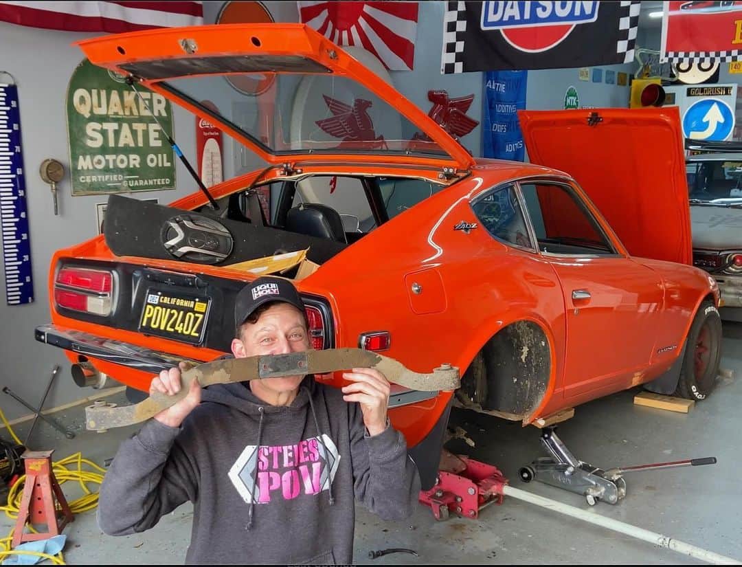スティーブのインスタグラム：「I know I must be going project crazy when a “mustache bar” becomes the highlight of my 240Z DIY project day ... in all reality, today's video is a testament to the fact that once you start to dig into a project, there always seems to be more and more stuff to keep doing!! DIYはハマると本当に夢中になるからどんどんあれもこれもとやりたくなるね！フェアレディZ 車高調プロジェクトが続きます！  Special thanks @datsungarage  see video for a special 10% off coupon code!! And thank you @germanautospecialist.inc  always for your help.」