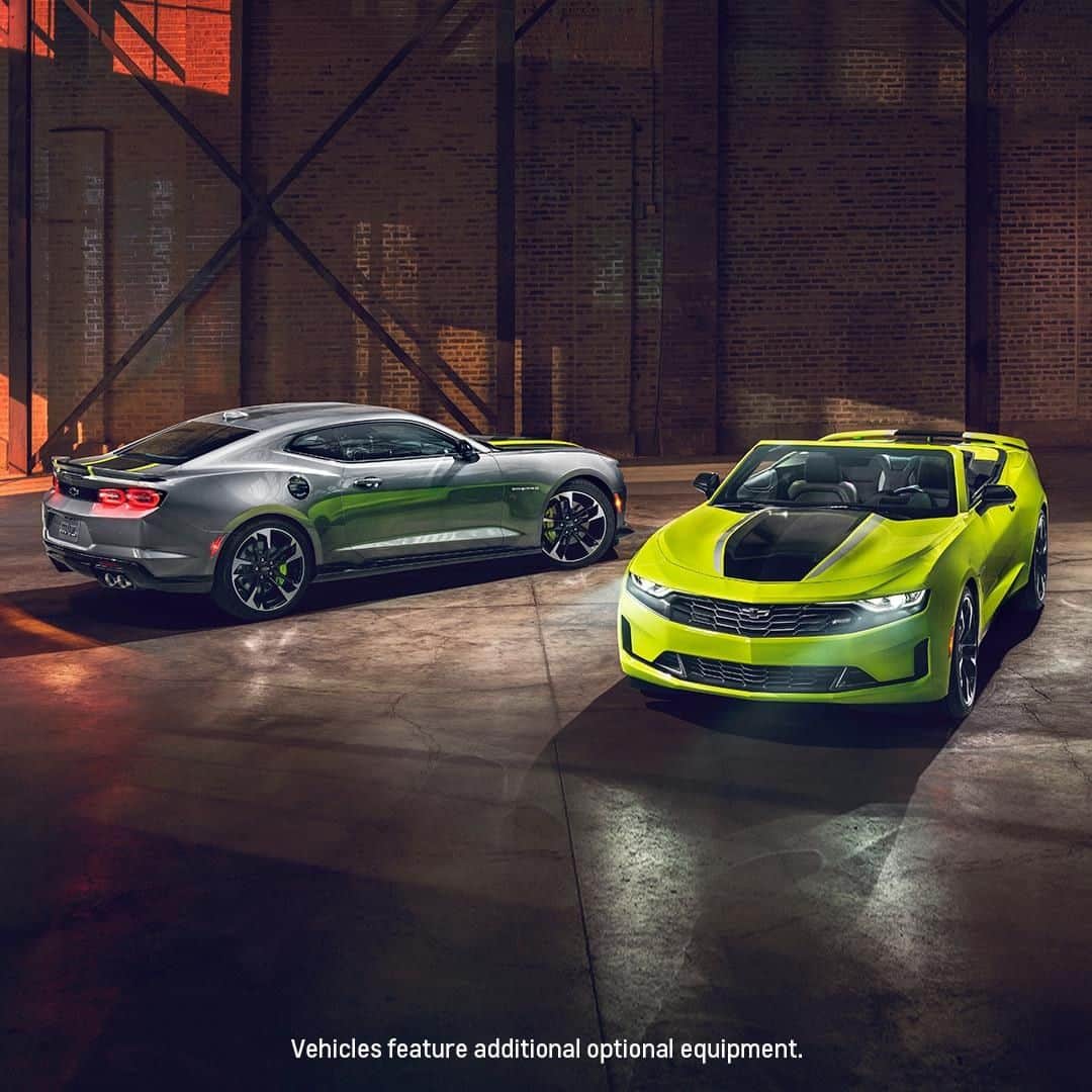 シボレーのインスタグラム：「With two designs this stunning, all we can say is good luck picking just one. #Chevy #Camaro Shock and Steel Special Editions.」