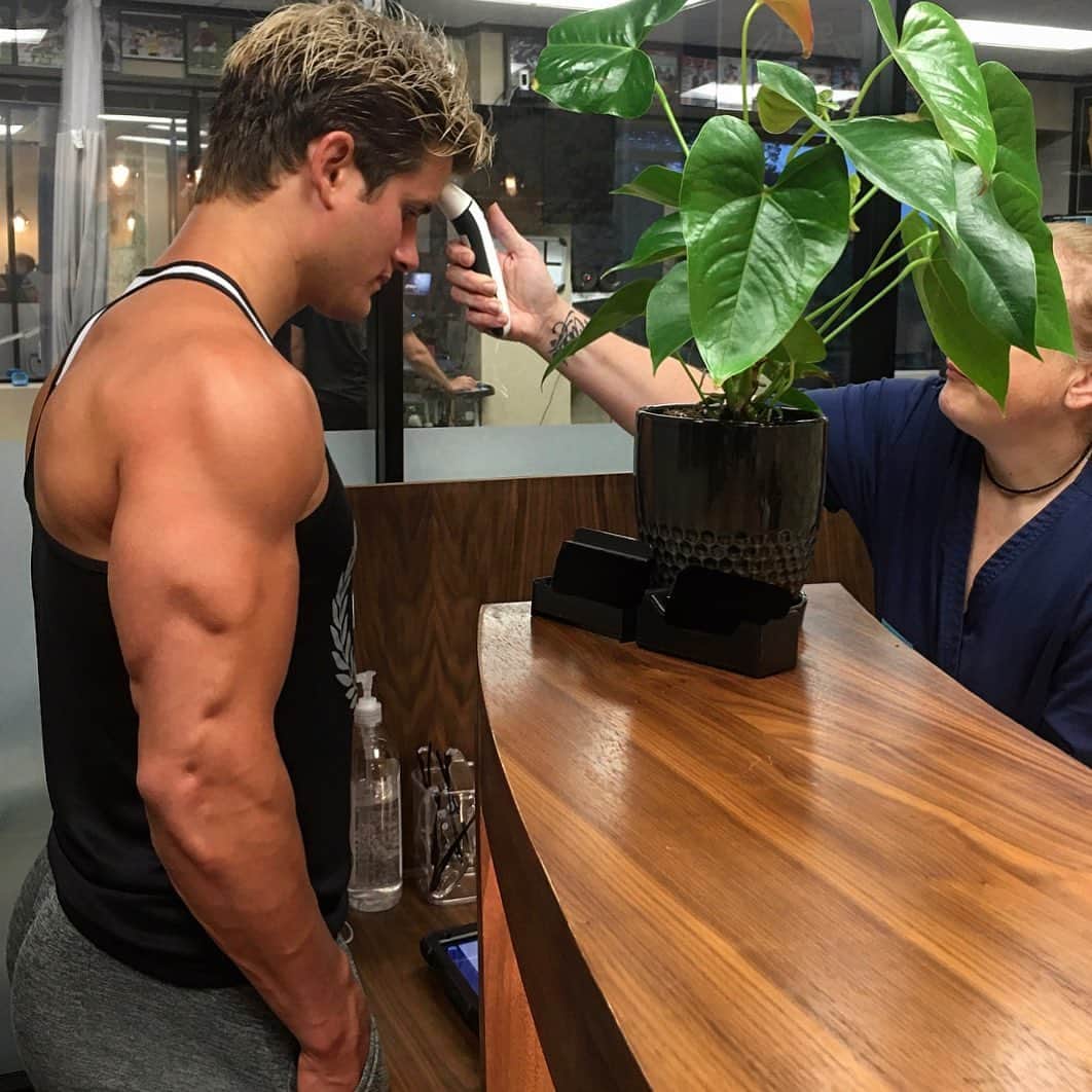 のインスタグラム：「The lady thought I was hot」