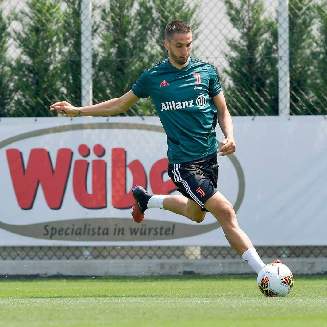 ユヴェントスFCさんのインスタグラム写真 - (ユヴェントスFCInstagram)「Putting in the work at JTC! 💪⚪⚫ #ForzaJuve」5月22日 0時28分 - juventus