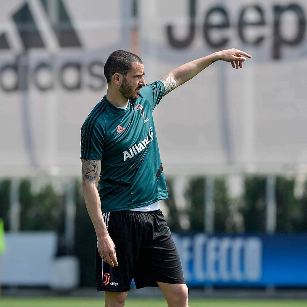 ユヴェントスFCさんのインスタグラム写真 - (ユヴェントスFCInstagram)「Putting in the work at JTC! 💪⚪⚫ #ForzaJuve」5月22日 0時28分 - juventus