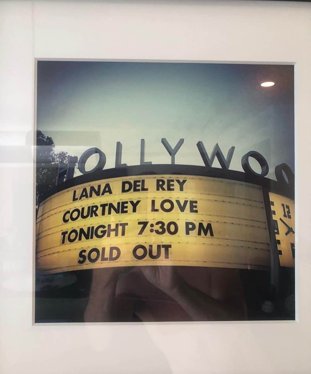 コートニー・ラブさんのインスタグラム写真 - (コートニー・ラブInstagram)「#hollywoodbowl @lanadelrey 🌺❤️」5月22日 0時44分 - courtneylove