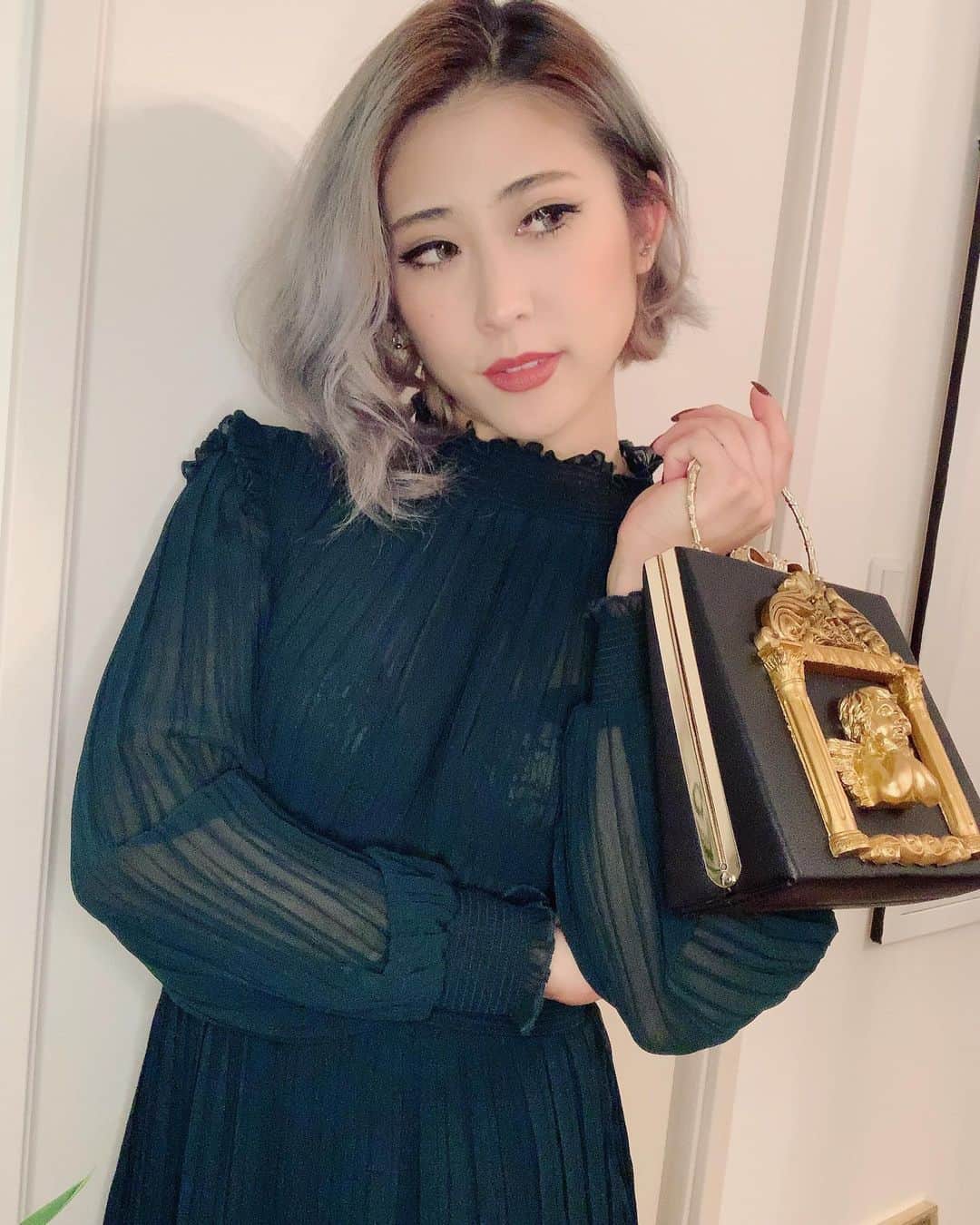 Kumiのインスタグラム：「. Tiffanyのお誕生日会ファッション🥂 . お気に入りなんだけど なかなか着る機会のなかったワンピース 着れてヨカッタ👗♡ . . .」
