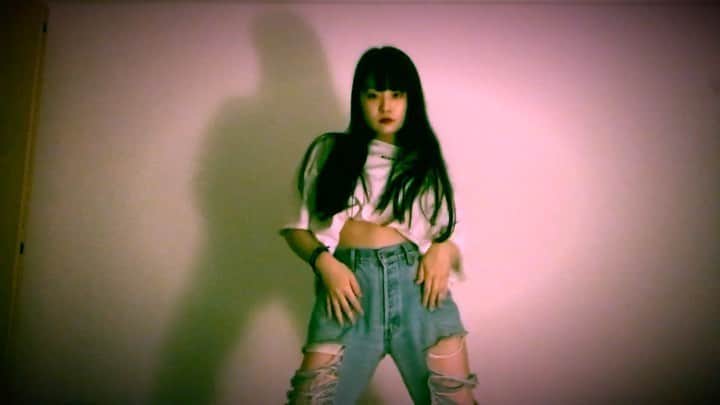 のインスタグラム：「🥀Choreography▶︎ @hikari.furuta . 🌿Music▶︎ "Toxic Ha (WasaVi remix)"- @kenichi_wasavi . . #dance #dancer #vogue #voguer #voguing #voguedancer #voguegirl #voguefemme #voguefem #voguefemmechoreo #hands #handsperformance #wasaviproduction #HIKARIfamily #hikarioricci #Nagoya #japan #japanesegirl #japanese #stayhome #おうち時間」
