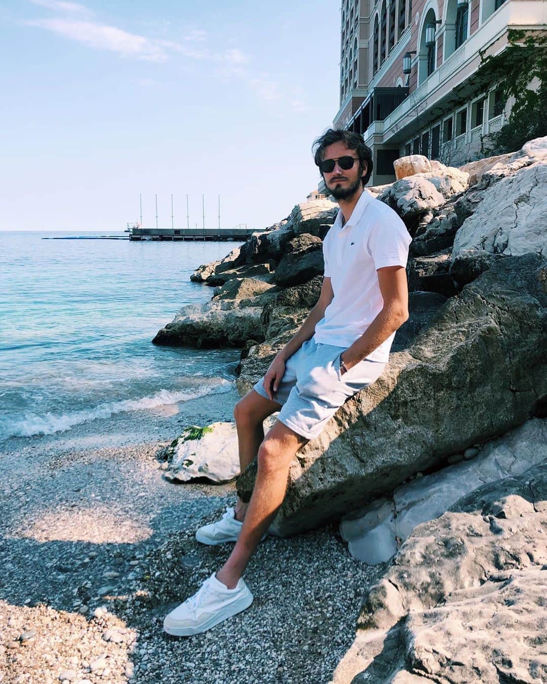ダニール・メドベージェフのインスタグラム：「Casual day 🐊 #summer」