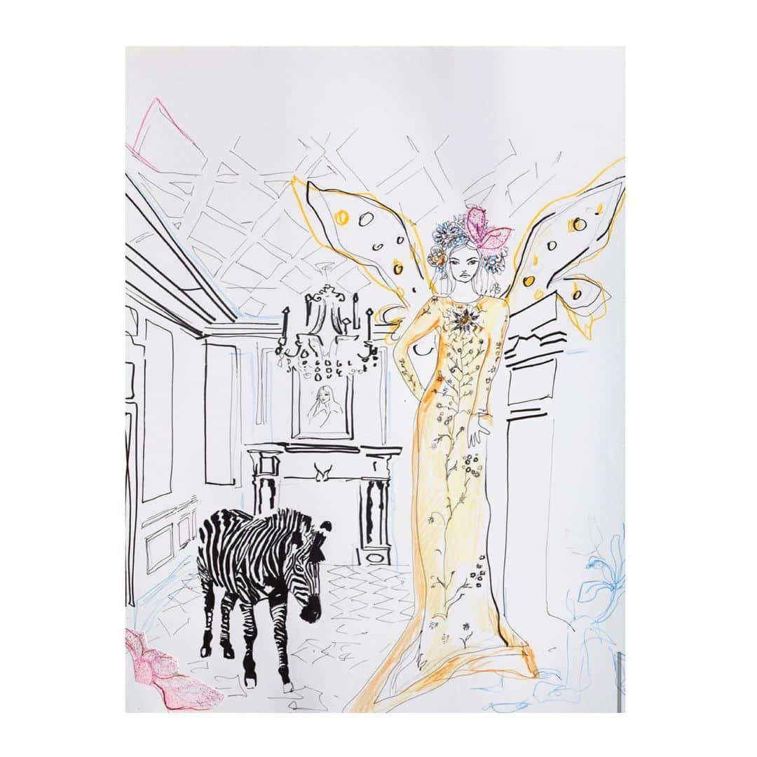 サーシャ・ピヴォヴァロヴァのインスタグラム：「Me wearing Dior dress illustrated by me for @voguerussia June 2020  #dior#artSashaP」