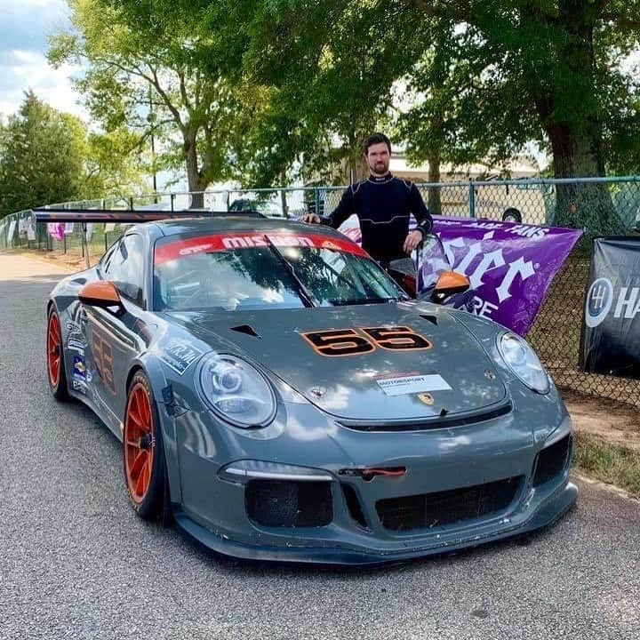 CarsWithoutLimitsさんのインスタグラム写真 - (CarsWithoutLimitsInstagram)「Make sure you guys check out  @ericporsche_driver and follow him to stay up to day with his track experiences! Teaching and training the next greats of the racetrack! 🏁  #carswithoutlimits #porsche #gt3r #gt3rs」5月22日 1時33分 - carswithoutlimits