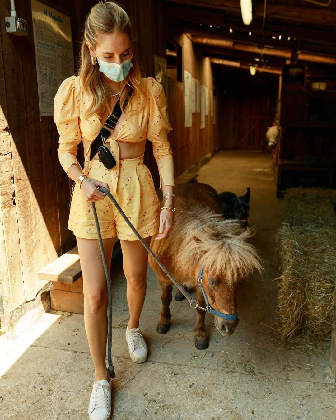 キアラ・フェラーニさんのインスタグラム写真 - (キアラ・フェラーニInstagram)「First time riding a pony 🐴 #supplied」5月22日 1時32分 - chiaraferragni