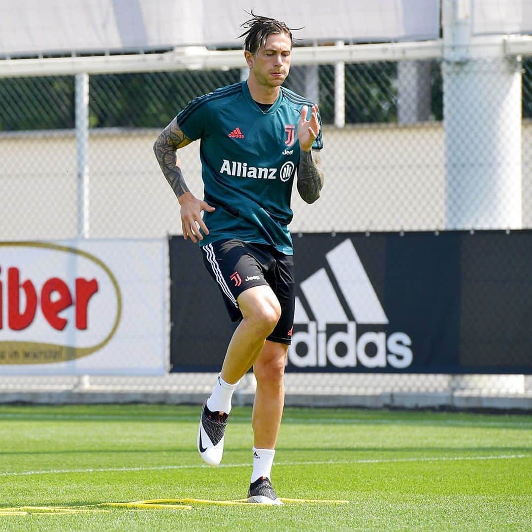 フェデリコ・ベルナルデスキのインスタグラム：「Back to standard 🤙 #FinoAllaFine」
