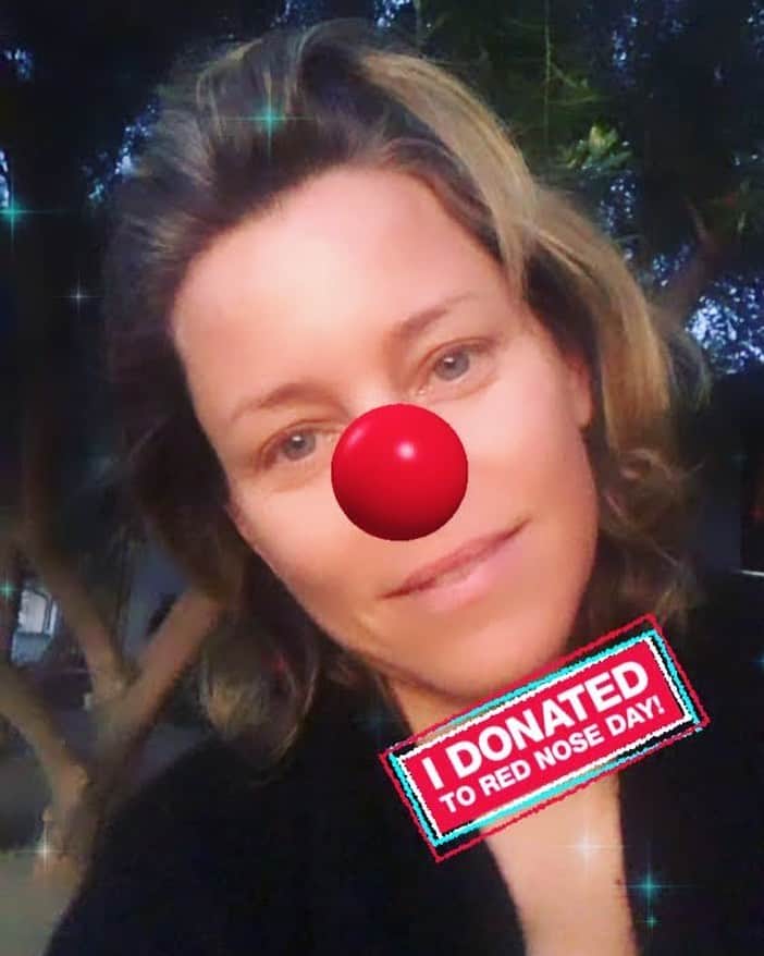 エリザベス・バンクスさんのインスタグラム写真 - (エリザベス・バンクスInstagram)「It’s #RedNoseDay ❤️ You can see me and lots of other nice folks TONIGHT on @NBC for the Red Nose Day Special to support children who are being affected by the pandemic. Tune in 8pm to support the cause and have some fun. And to unlock your red nose, click the link in my bio to donate and you too can take a selfie with your #NoseOn.」5月22日 2時02分 - elizabethbanks