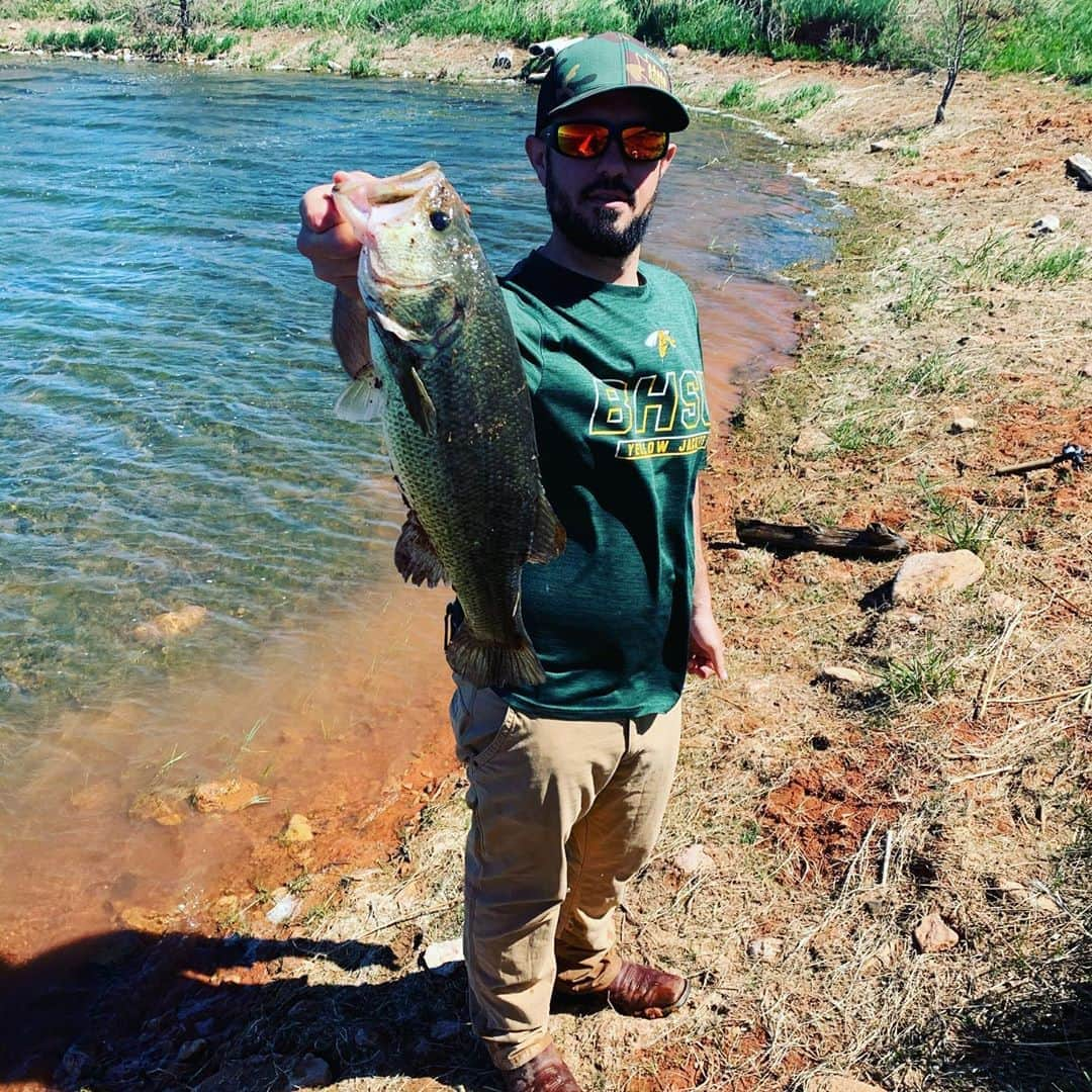 ジェイ・ミルズのインスタグラム：「Got to fish with one of the greatest young men I know today. When he calls you up and asks to go fishing, you better go.」