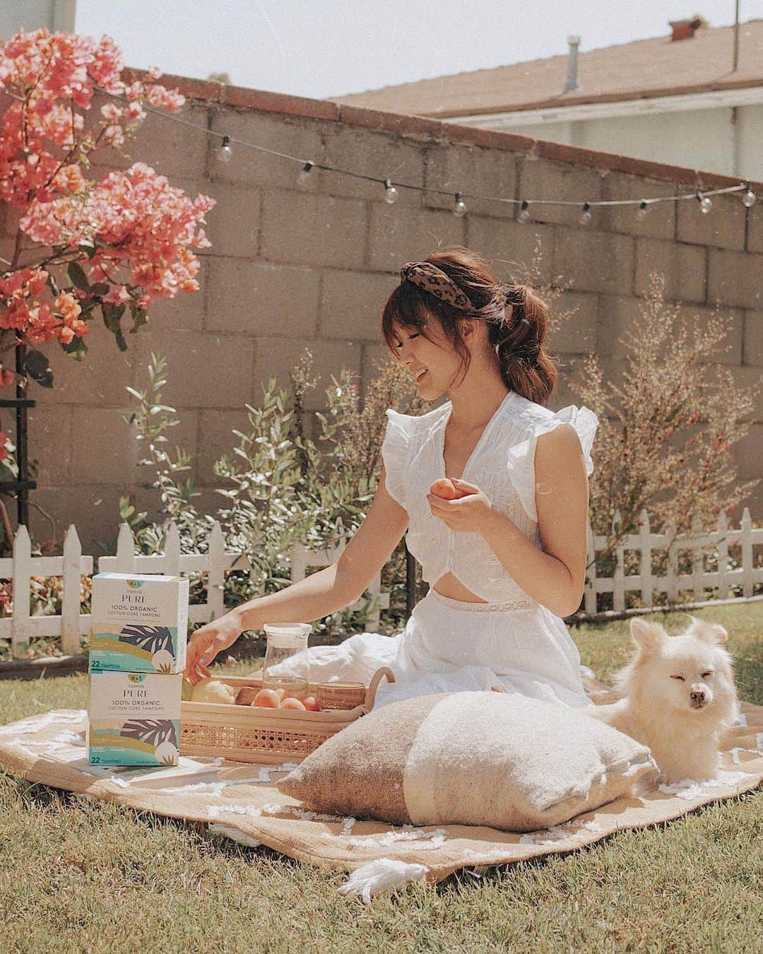 W E Y L I Eのインスタグラム：「Now more than ever, transparency matters. I also think we are becoming more aware about what we are putting in our bodies. I’ve been a fan of @tampax for many years now (and Tampax PURE since its launch), and now they are the first period care company to offer ingredient tracing capabilities, which is huge! You’re able to trace exactly where the organic cotton in your tampon comes from! It gives me peace of mind and I also love that the organic cotton is sourced from family-owned farms in Texas. Check out my stories to see how it all works! #PUREandEasy #purepeaceofmind」