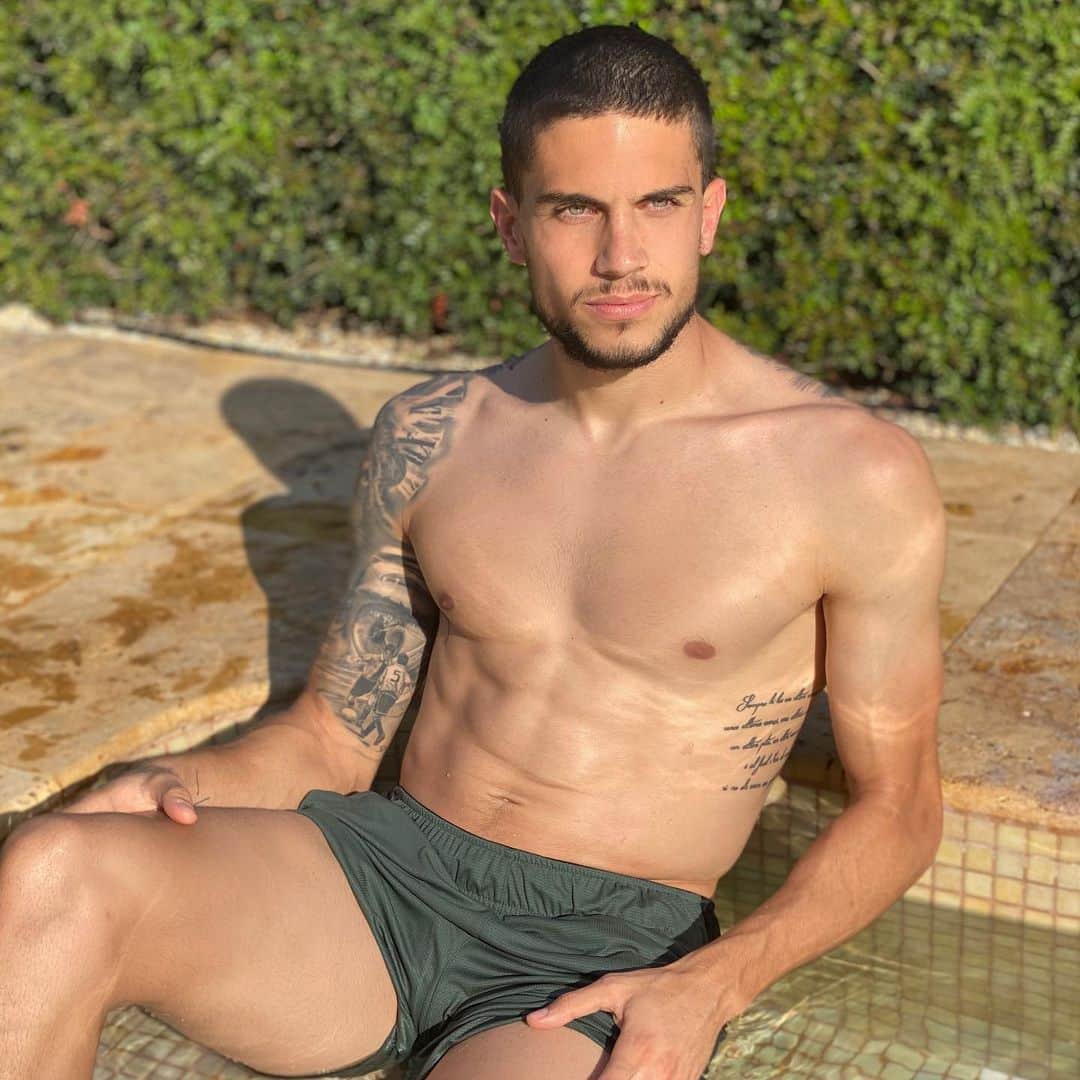 マルク・バルトラのインスタグラム：「Día de descanso! ☀️🔋 #dayoff」