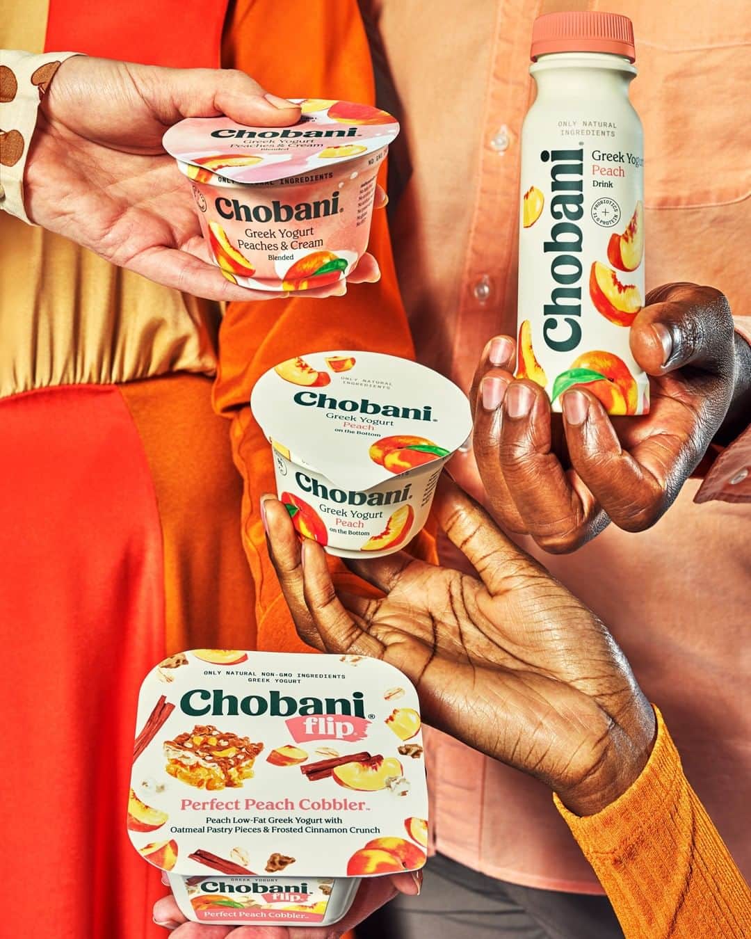 Chobaniのインスタグラム：「Peaches, ripe and picked from the tree, in our creamy Greek Yogurt packed with probiotics, keeps our gut healthy.」