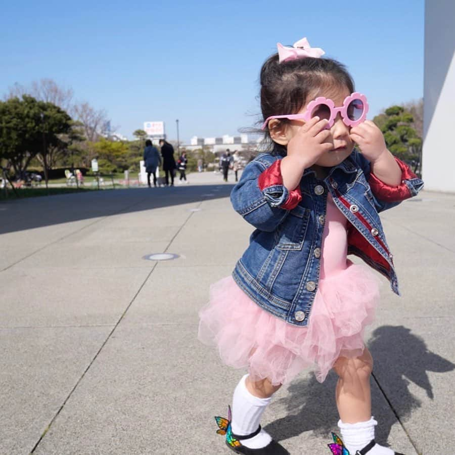 SOPHIA WEBSTERさんのインスタグラム写真 - (SOPHIA WEBSTERInstagram)「Cuteness overload! 💗🦋 ⁣ ⁣ #SophiaWebster #SophiaWebsterMini⁣ #SophiaWebsterWings 📸 @e1e_chu」5月22日 4時19分 - sophiawebster