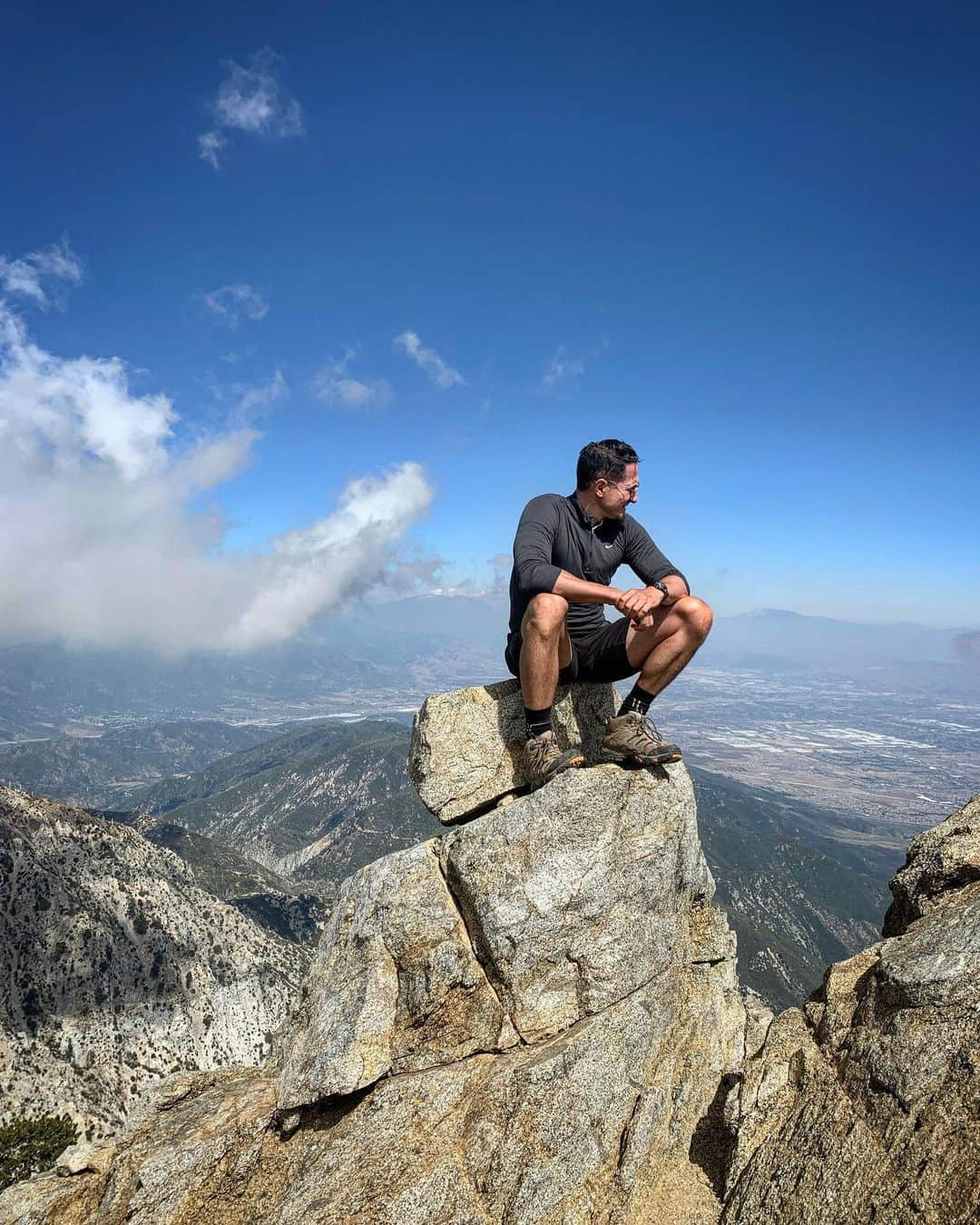 サッシャ・ロイズさんのインスタグラム写真 - (サッシャ・ロイズInstagram)「13.2 miles 4300ft gain. #MtBaldy #hikecalifornia #outdoors」5月22日 4時17分 - mrsasharoiz