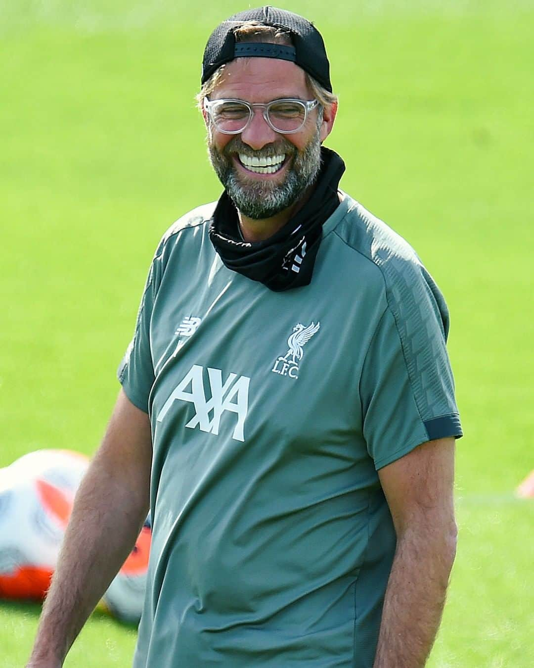 リヴァプールFCさんのインスタグラム写真 - (リヴァプールFCInstagram)「BIG smiles from the boss 😁🤩 #LFC #LiverpoolFC #Liverpool #StaySafe」5月22日 4時30分 - liverpoolfc