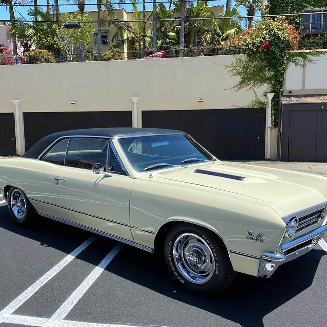 ダニー・トレホさんのインスタグラム写真 - (ダニー・トレホInstagram)「My friends @westside_garage are raffling off this INSANE car! If you win, you gotta come cruisin' with me! . . . #Repost @westside_garage🚨RAFFLE🚨 1967 Chevelle (Real SS) Period Correct 396 Motor Original 4 Speed Manual Complete Restore New Brakes All Around New 15” Wheels and Tires Color: Capri Cream Top: Black Vinyl  Number Of Tickets: 325 Price Per Ticket: $200  10 Winners: 1st: 🚗 2nd: $1,000 3rd - 5th: $500 6th - 10th: $200  Instructions: 1: Venmo or PayPal (Friends & Family) 2: Follow @westside_garage 3:DM us a screenshot of your receipt along with your full name and telephone number. Once all tickets are sold the raffle will take place on Our Instagram Live  If out of state. Buyer is responsible for shipping or pick up. Venmo @whyohyou PayPal @re.gee@icloud.com」5月22日 5時46分 - officialdannytrejo