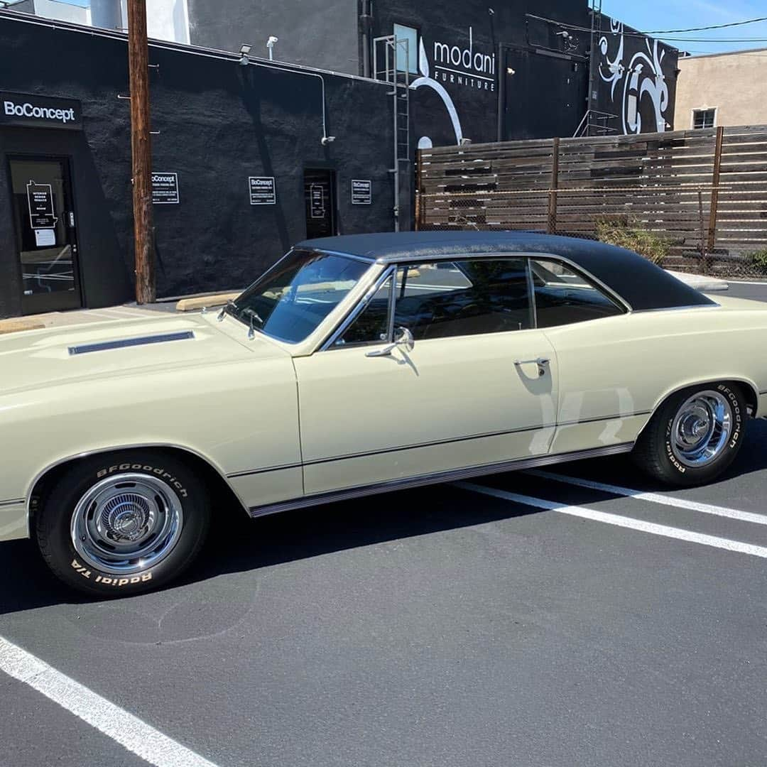 ダニー・トレホさんのインスタグラム写真 - (ダニー・トレホInstagram)「My friends @westside_garage are raffling off this INSANE car! If you win, you gotta come cruisin' with me! . . . #Repost @westside_garage🚨RAFFLE🚨 1967 Chevelle (Real SS) Period Correct 396 Motor Original 4 Speed Manual Complete Restore New Brakes All Around New 15” Wheels and Tires Color: Capri Cream Top: Black Vinyl  Number Of Tickets: 325 Price Per Ticket: $200  10 Winners: 1st: 🚗 2nd: $1,000 3rd - 5th: $500 6th - 10th: $200  Instructions: 1: Venmo or PayPal (Friends & Family) 2: Follow @westside_garage 3:DM us a screenshot of your receipt along with your full name and telephone number. Once all tickets are sold the raffle will take place on Our Instagram Live  If out of state. Buyer is responsible for shipping or pick up. Venmo @whyohyou PayPal @re.gee@icloud.com」5月22日 5時46分 - officialdannytrejo