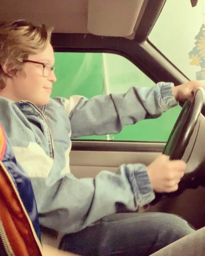 コビー・スマルダーズのインスタグラム：「Thank you @abcnetwork for giving me more time in Shotgun.  #stumptownseason2」