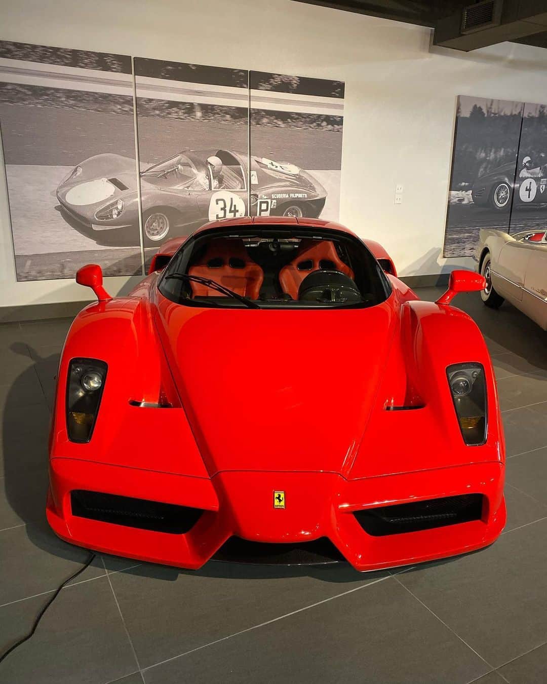 CarsWithoutLimitsさんのインスタグラム写真 - (CarsWithoutLimitsInstagram)「Ferrari #Enzo  @legendarymotorcar  Photos @shaw416  #carswithoutlimits」5月22日 6時42分 - carswithoutlimits
