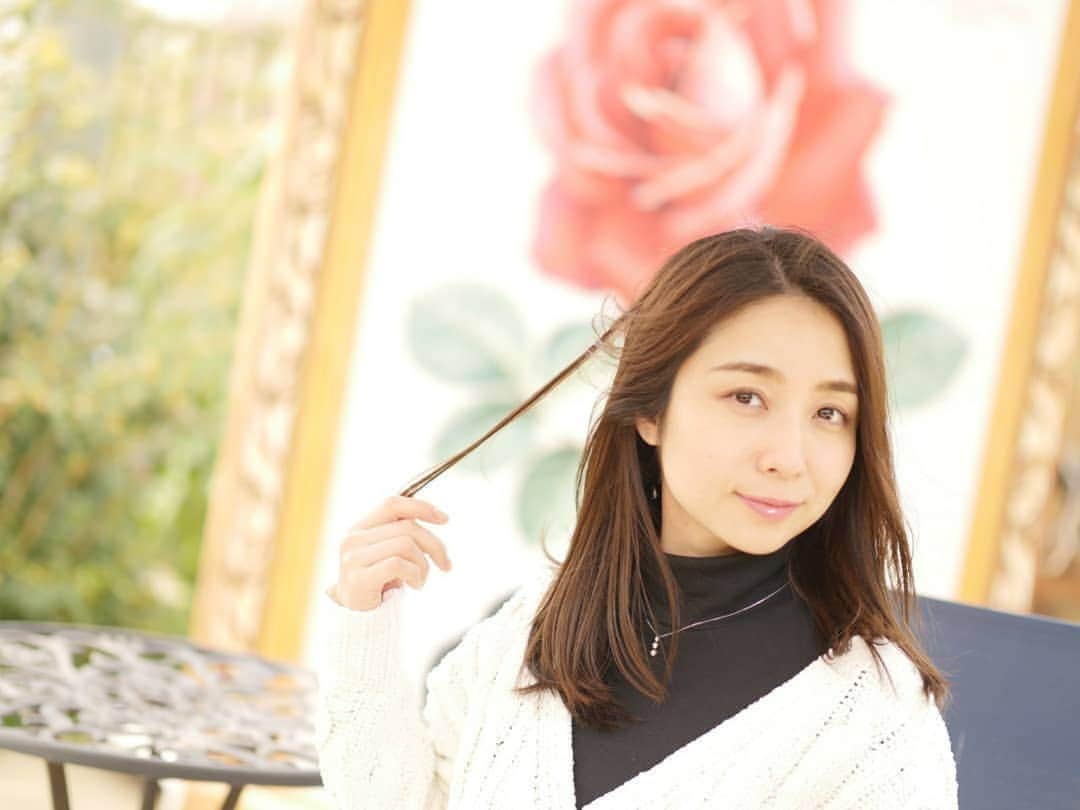 柚月美穂のインスタグラム：「#randompic . . バラが見頃だ . . 🌹 . . #バラ#Rose  #Japanese #Actor #cameraman #camerawoman #picoftheday #instagood #fashion #happy #followme #follow #art #me #instadaily #style #photography #fun #instalike #igersInstagrammers #photo #tokyo #japan」