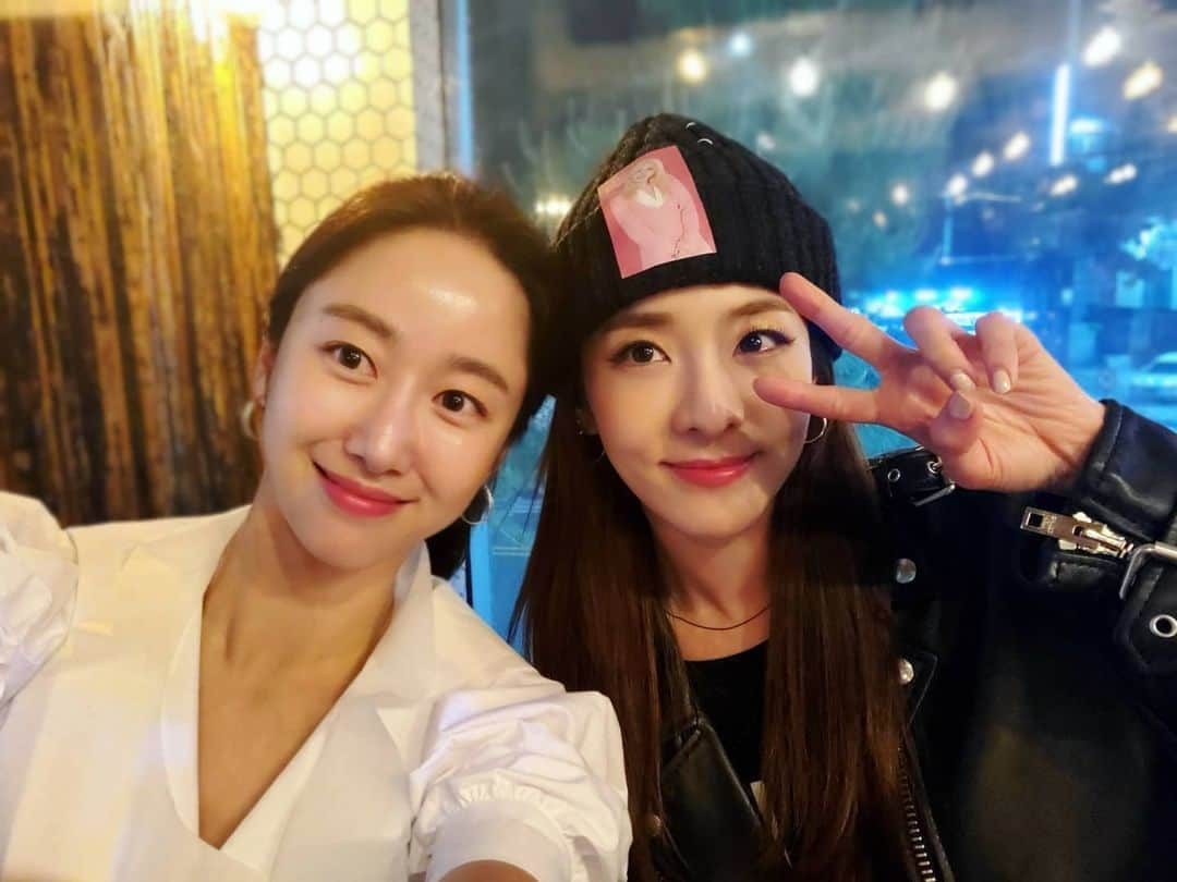 チョン・ヘビンさんのインスタグラム写真 - (チョン・ヘビンInstagram)「또해영끼리🙋‍♀️🙆‍♀️ #전해영 #산해영  #또오해영#포에버 넘넘사랑스런다라다」5月22日 16時18分 - heavenbin83