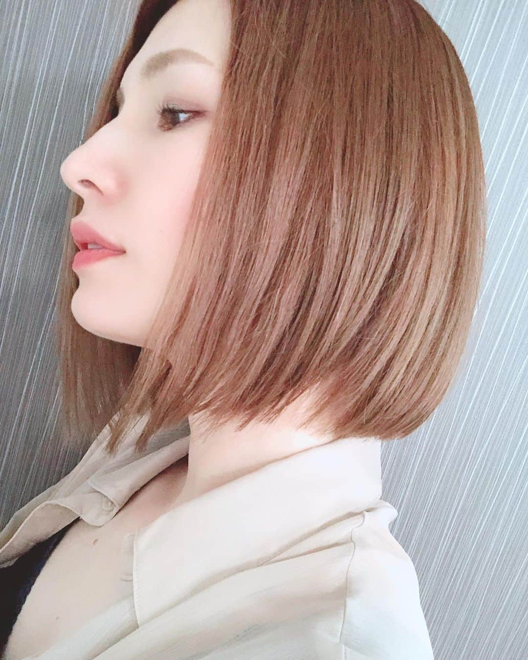 中田有美さんのインスタグラム写真 - (中田有美Instagram)「New hair color.💁🏻‍♀️🎊 ﻿ ﻿ ﻿ この感じの色味可愛いくて大満足❤️﻿ ﻿ ﻿ ﻿ #ヘアカラー﻿ #ピンクグレー﻿ ﻿ #japan #aichi #photo #model #hair #haircolor  #hairstyle  #love #instafashion #instadaily #stayle #instagood #ashhair #instadaily #me #y_n_yumi #yuminakata #中田有美」5月22日 16時42分 - yumi_5287