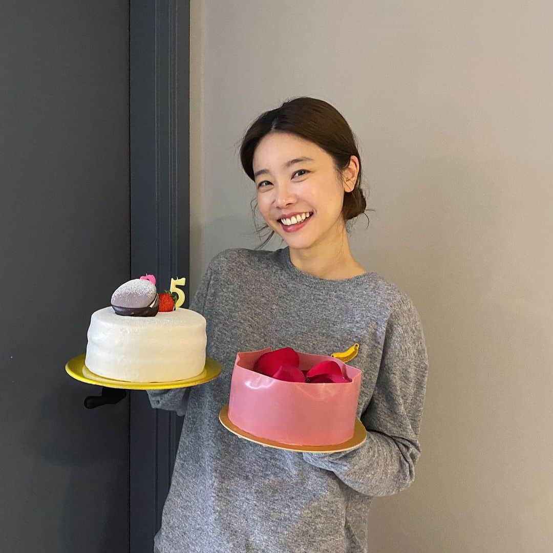 ソジン のインスタグラム：「소소하나 얼마나 행복했는지. 고맙습니다. 🥳」