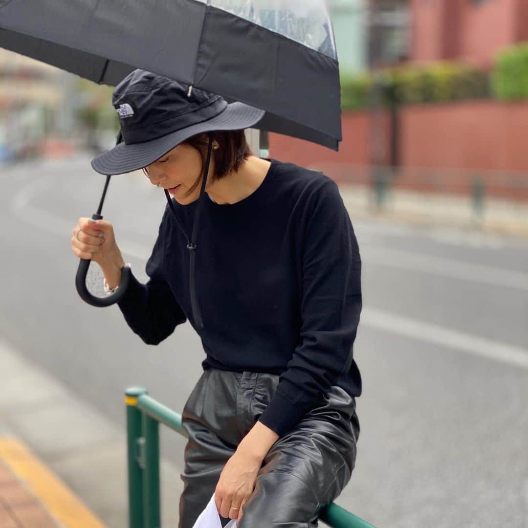 富岡佳子さんのインスタグラム写真 - (富岡佳子Instagram)「one-mile wear スワイプ4枚目…途中雨が降ってきました☂️」5月22日 17時24分 - yoshikotomioka