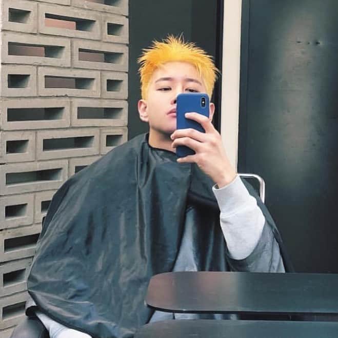 ビボム のインスタグラム：「아이돌 머리🤭」