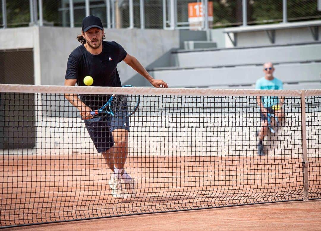 リュカ・プイユのインスタグラム：「It was also great to be able to resume training at @rolandgarros with my new @Babolat #PureDrive ! 😍 #BackOnCourt #LetsPlayAgain 🙌🏻 ( 📸 : Ch. Guibbaud / FFT)」