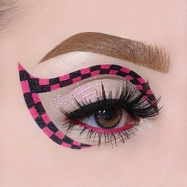 NYX Cosmeticsさんのインスタグラム写真 - (NYX CosmeticsInstagram)「Racing to the weekend like 🏎️🏁 @_aimee.k_ uses our Epic Ink Liner to create this cute checkered liner 💕 || #nyxcosmetics #nyxprofessionalmakeup #crueltyfreebeauty #veganformula」5月22日 8時58分 - nyxcosmetics