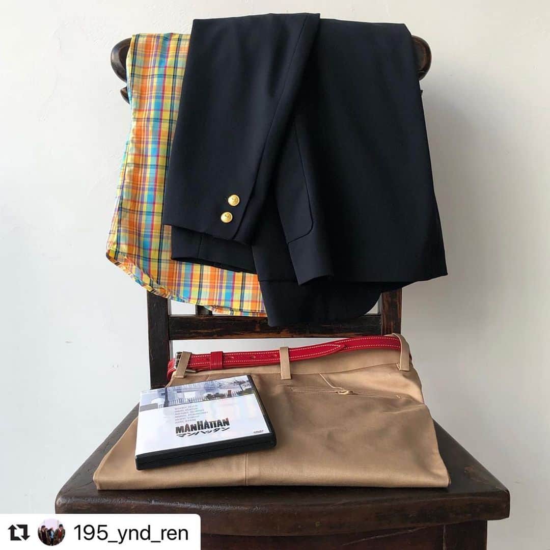 のインスタグラム：「Thank you @195_ynd_ren ! #Repost @195_ynd_ren with @make_repost ・・・ 現代にウディ・アレンがいたら、ウディ・アレン風にポップな装いで会いたい笑　あと撮影ロケ地に付いて行きたい笑 紺ブレはYAECAのCONTEMPOジャケットにブルックスブラザーズの金ボタンを付けてみた。 ラルフローレンのパンツ早く届かんかな〜🏇 #ウッディアレン #マンハッタン」