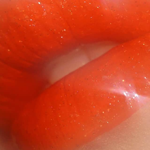 Sayaka Obaraさんのインスタグラム写真 - (Sayaka ObaraInstagram)「🍊✨ @meltcosmetics #meltmonarca liquid lipstick & #meltstupidcupid crushed glitter gloss. . . #meltcosmetics」5月22日 11時03分 - sayaka_xx