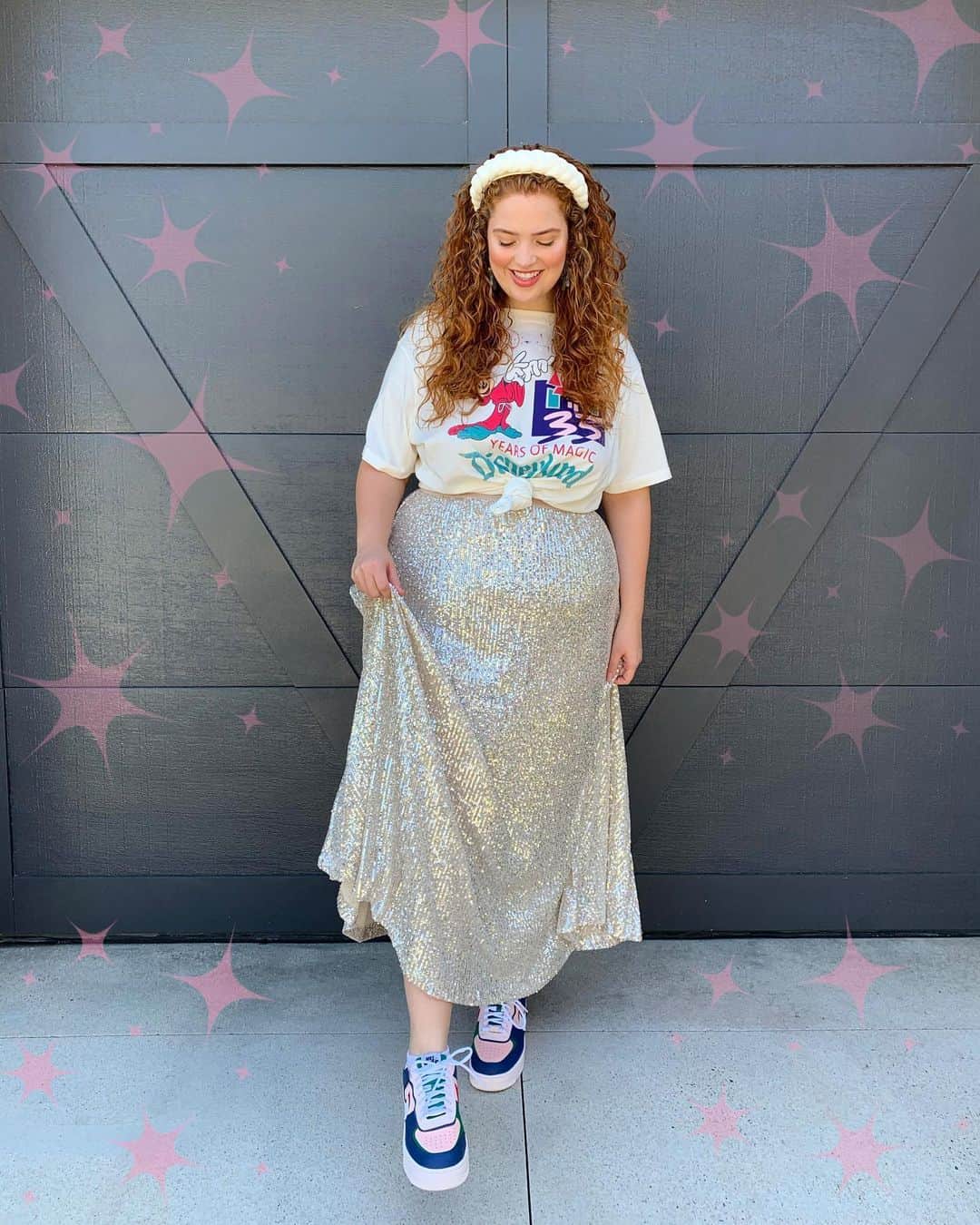 ブリー・キッシュのインスタグラム：「sequins, disney and sneakers — a few of my favorite things ✨✨」
