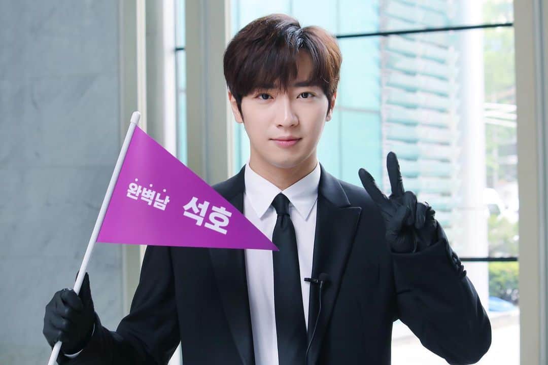 イ・サンヨプのインスタグラム：「#굿캐스팅 #시청률공약이행 더 많은 사진과 이야기는 웅빈이엔에스 @ungbinens_official 포스트에서 확인하세요👍」