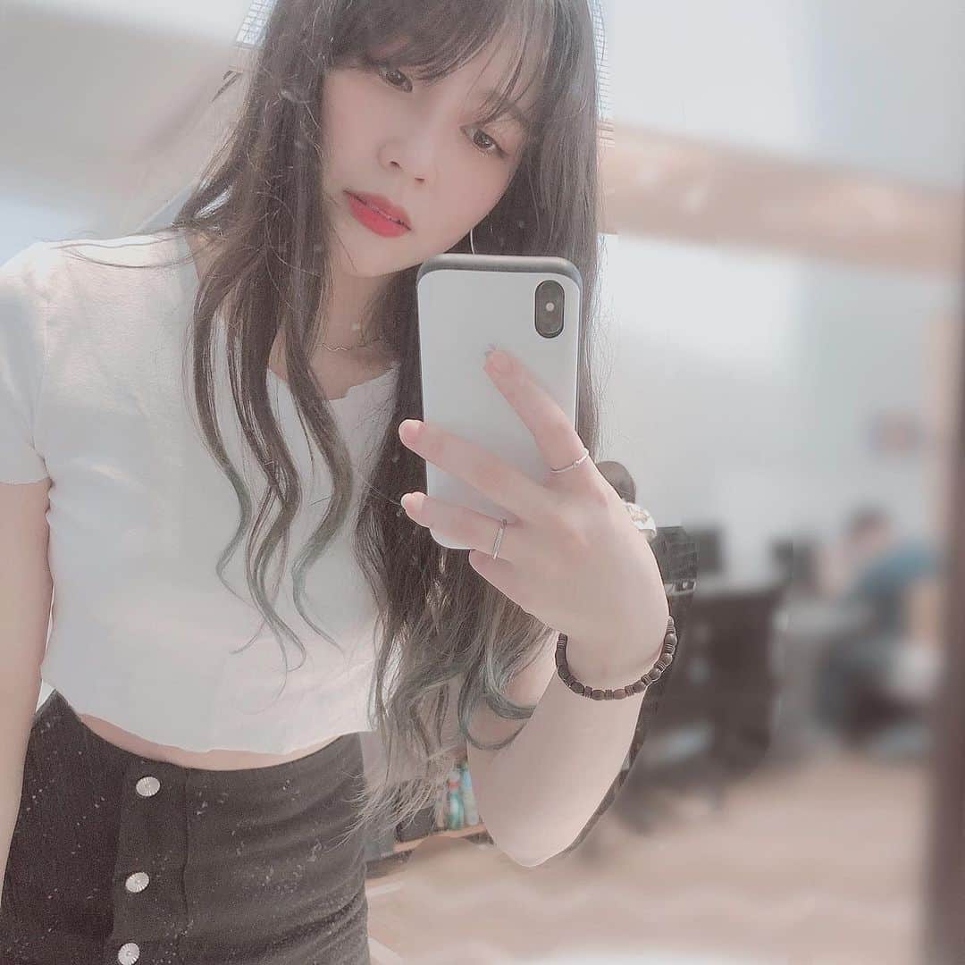 のインスタグラム：「最近寒いから早く春夏の服着たくてうずうず🥺🥺 . . #yuisa #erg #ootd #오오티디 #오늘 #좋아요 #팔로우 #zara #evris」