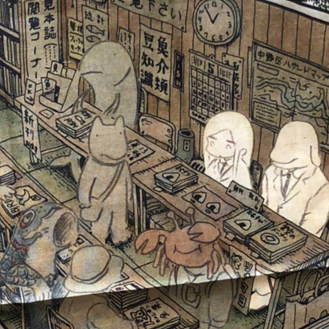 岡田育さんのインスタグラム写真 - (岡田育Instagram)「Furoshiki, illustration by panpanya #panpanya for #資料性13 #資料性博覧会 #風呂敷 #ふろしき . . 日本にいるとお買い物がはかどる。ただこれ風呂敷というより特大バンダナって感じですね。何に使おうかな。」5月22日 12時15分 - okadaic