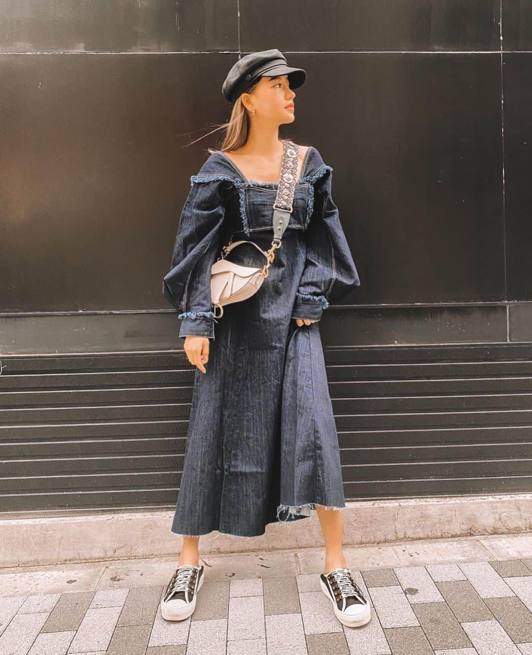 のインスタグラム：「Denim lover💙 acc⇒ @dior  bag⇒ @dior  shoes⇒ @dior  hat⇒ @nana__kanna  onepiece⇒ @emoda_official . . .  #style #love #beautiful #currentlywearing #lookbook #wiwt #whatiwore #whatiworetoday #ootdshare #outfit #clothes #wiw #mylook #fashionista #todayimwearing #instastyle #instafashion #outfitpost #fashionpost #todaysoutfit #fashiondiaries #denim #denimdays #コーデ #ファッション #ファッション好きな人と繋がりたい #デニムコーデ #スニーカー女子」