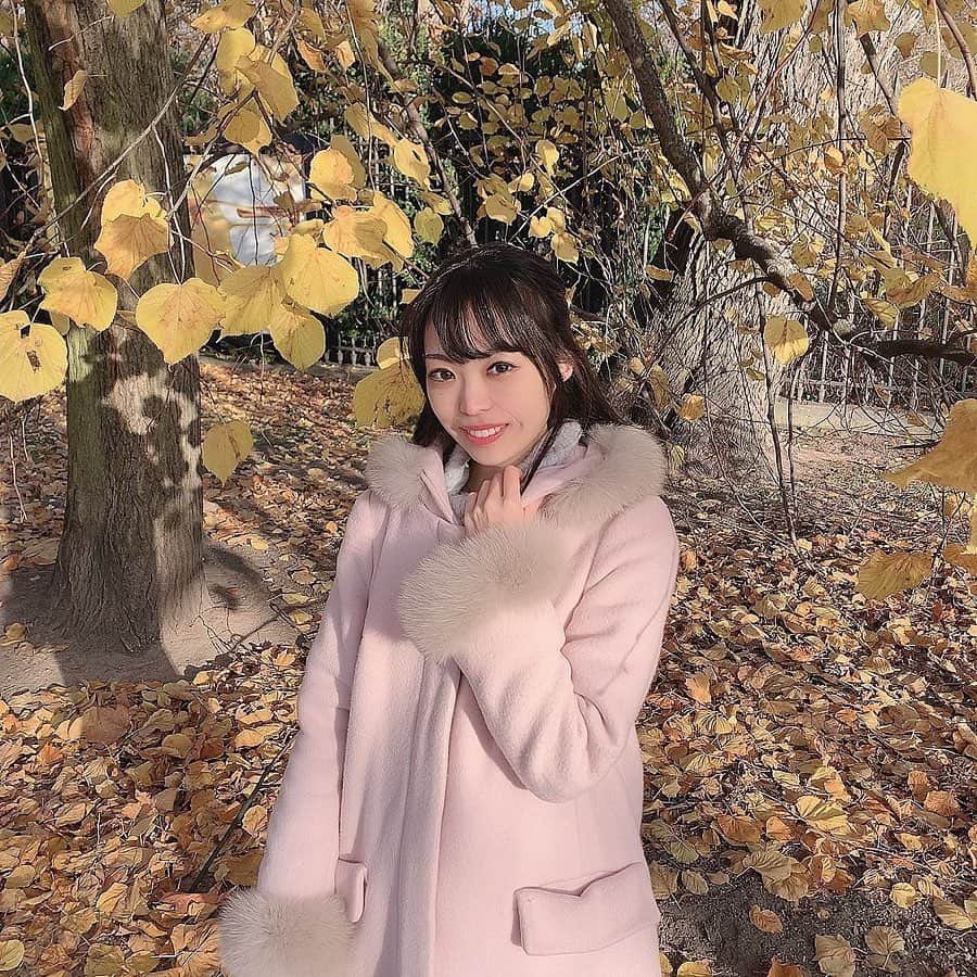 白井佑奈さんのインスタグラム写真 - (白井佑奈Instagram)「. . ここ数日間、気温が低いですが体調を崩していませんか？🐱❄ . . 私は見事にダルさMAXで1日寝ております。笑 . もう冬服は片付けちゃったよ〜🥺 このコート着たいくらい、寒い⛄️ . . . . プロフィールリンクはこちら👉 @yuna_smile0130 . . . #白井佑奈 #yunashirai #shiraiyuna #過去pic #ポーランド #ワルシャワ #公園コーデ #公園デート #公園ポートレート #女子力向上委員会 #デートなうに使っていいよ #ファッション好きな人と繋がりたい #タビジョ #旅行好き女子 #旅行好きな人と繋がりたい #旅女子 #ヨーロッパ旅行 #ポトレ女子 #ポートレート撮影 #被写体モデル #被写体になります #カメラマンさん募集 #被写体サーチ #グルメな人と繋がりたい #カフェ巡り好きな人と繋がりたい  #スイーツ好きな人と繋がりたい #甘党女子 #japanesegirl #followｍe #japanesemodel」5月22日 18時01分 - yuna_smile0130