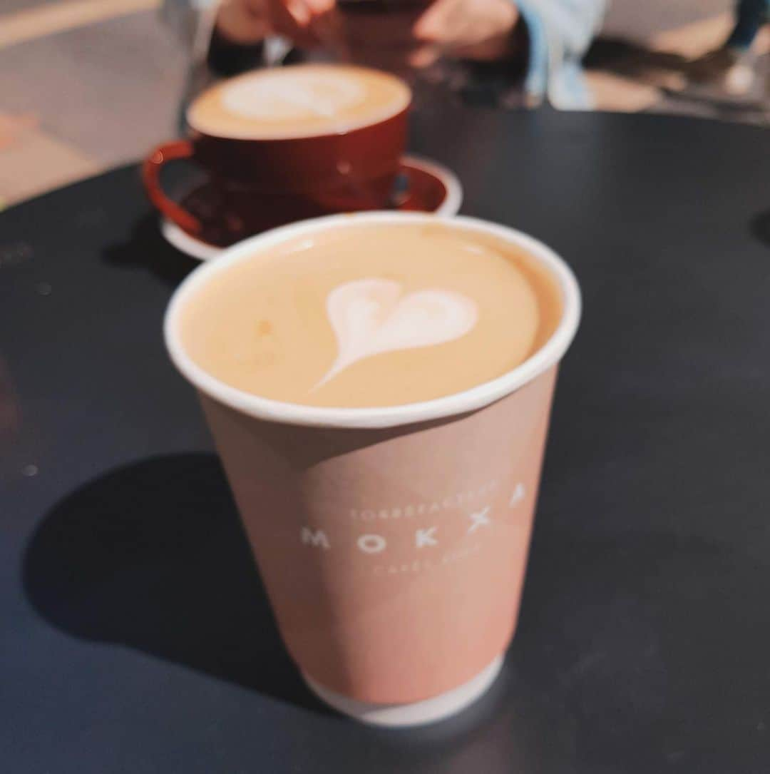 ティファニー・ザホースキさんのインスタグラム写真 - (ティファニー・ザホースキInstagram)「Coffee appreciation post..☕️✨ ⠀ I’m not afraid to say I LOVE COFFEE. In other words I am definitely a coffee addict 😅👌🏻 ⠀⠀One thing Icant wait you do is go to a cute and cozy coffee place, enjoy the smell of ground coffee beans while I sip on a delicious foamy oat milk latte.. 🥰😍 Here are just a few photos to entice you ☺️ ⠀ How much do you love coffee? And what’s your favorite thing to order? 🤗 Let me know in the comments 🙌🏻 ⠀ Enjoy your day 😌☀️」5月22日 17時56分 - tiffytaz