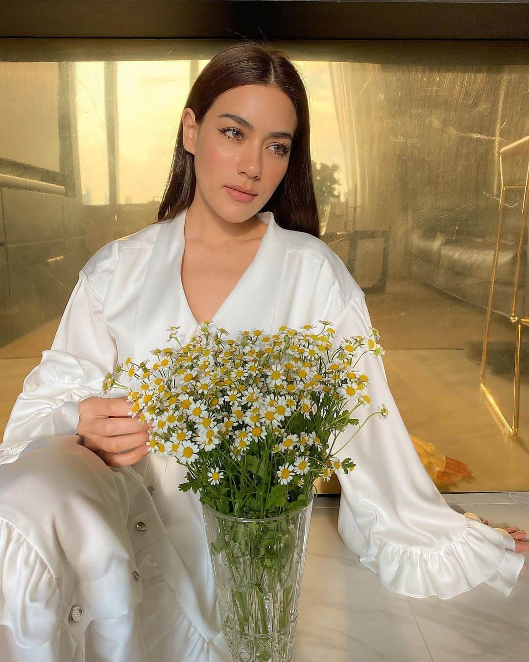 キンバリー・アン・ウォーテマス・ティアムシリのインスタグラム：「My parents named me Daisy/Desiree before Kimberley tho 🌼🍃」