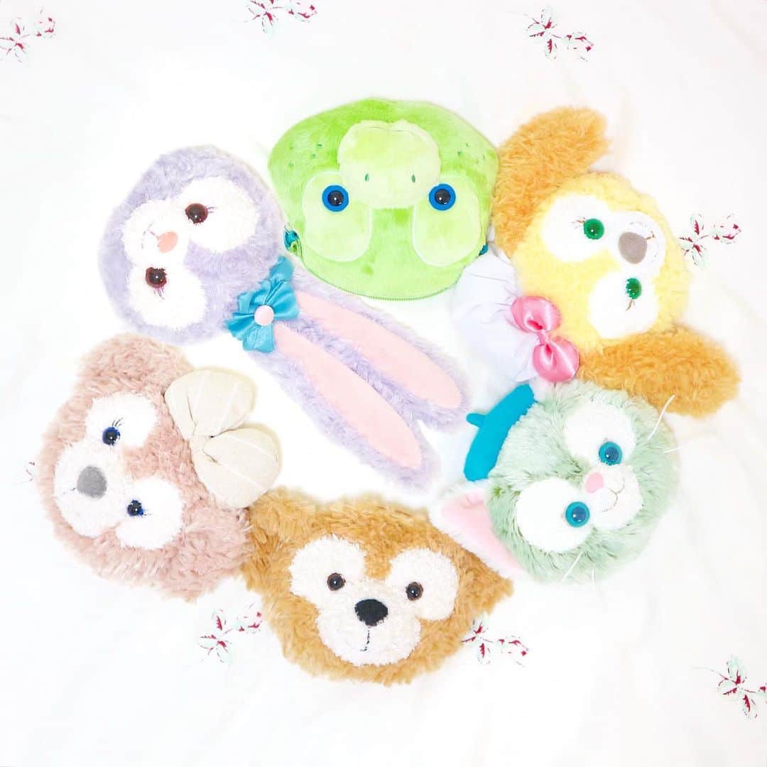 Kanaのインスタグラム：「ㅤ ㅤ ダフフレコインケースシリーズ🧸❤️ ㅤ ㅤ 🧸🧸🐈🐇🐩🐢 (何か違うねこのリアルな絵文字並べるの😂笑) ㅤ ㅤ ㅤㅤ ㅤ ㅤ オルくんのは他の子たちより ひと回り大きいんだよ🐢🌴🌺💚 ㅤ ㅤ ㅤㅤ ㅤ ㅤ ㅤ ㅤ ㅤ #kana_disney ㅤ ㅤ #コインケース #ダッフィー #シェリーメイ #ジェラトーニ #ステラルー #クッキー #オル #アウラニ #アウラニディズニー #ダッフィーフレンズ #東京ディズニーシー #東京ディズニーリゾート #海外ディズニー #ダッフィーフレンズ #tokyodisneysea #tds #tokyodisneyresort #tdr #hkdisneyland #hongnongdisneyland #aulani #duffy #shelliemay #gelatoni #stellalou #cookie #olu #duffyandfriends #disneygoods」
