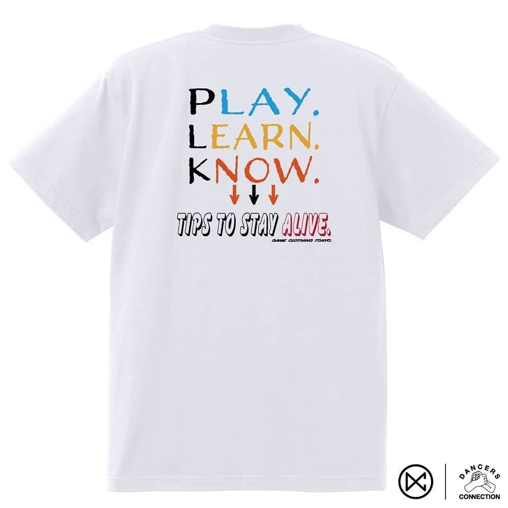 のインスタグラム：「[Design by TATSUKI] "TIPS TO STAY ALIVE"  5月22日(FRI)17:00より発売開始です!! ご購入はプロフのWEB URLよりどうぞ。 Concept: これからの時代は、"上手に遊び、よく学び、よく知ること"が生き抜くために必要なことだという思い。  Message： 大変な時期ではありますがこういう時こそ心を穏やかに、皆さんで協力しあって生きていきましょう！心を穏やかにです！！ TATSUKI： From BixBite/B.orlov Fragment  SIZE:S,M,L,XL,XXL,XXXL,100,110,120,130,140,150,160 PRICE：￥3,000(税抜) . 【ダンサーズコネクション】 Tシャツの売上は参加するダンサーに直接還元される仕組みを採用し少しでもダンサー、ダンス業界の支援につながる取り組みを行ってまいります。  #ダンコレ #ダンサーズコレクション #ダンコネ #ダンサーズコネクション#dancersconnection #ダンス #dancerscollection #dance #streetdance #dancer #corona #TogetherAtHome #StayHome #Coronavirus #covid19」